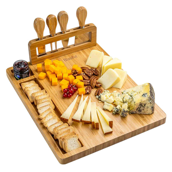 Plateau à Fromages en Bois avec Couteaux à Fromage – Planche Assiette en Bois pour Aperitif, Charcuterie ou Petit-Déjeuner – Plateau à Fromage en Bambou pour 3-4 Personnes – Meilleure Idée Cadeau